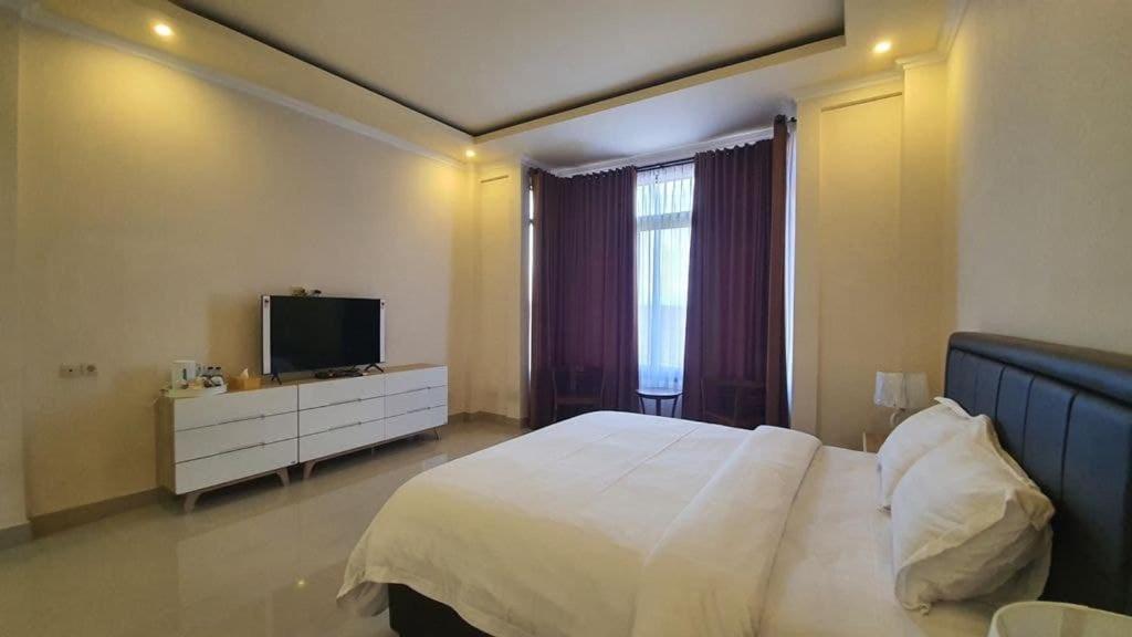 Grand Puri Hotel Batununggul Екстериор снимка